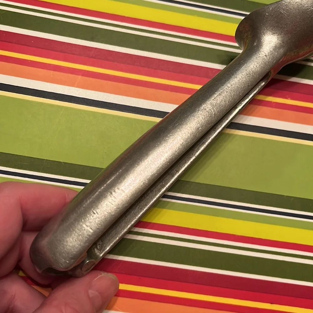 RARE Vintage Nuroll aluminum 7-1/8” ice cream scoop Toledo, Ohio patent 1937
